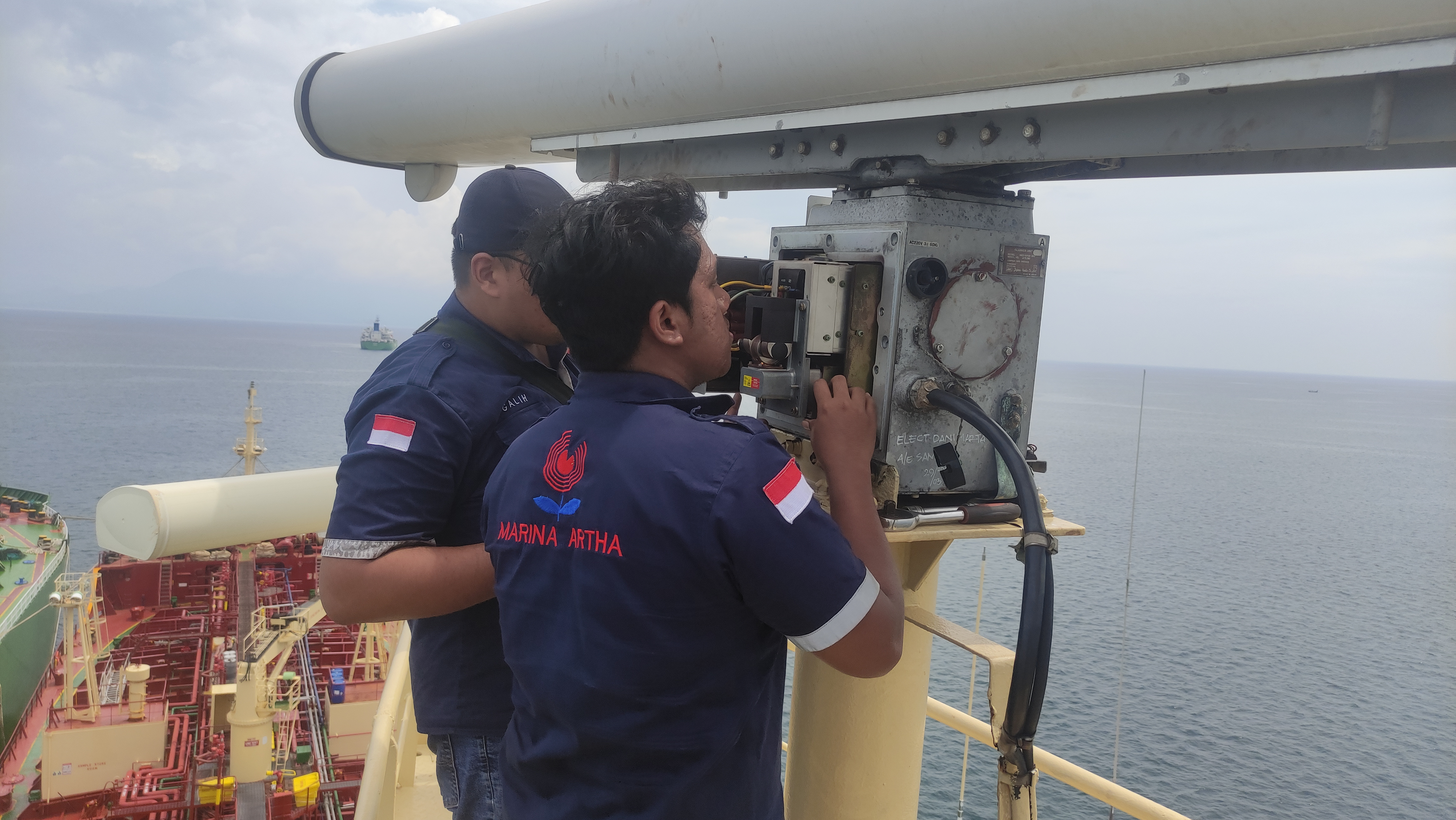 Perbaikan S - BAND Radar, MT. Sinar Agra